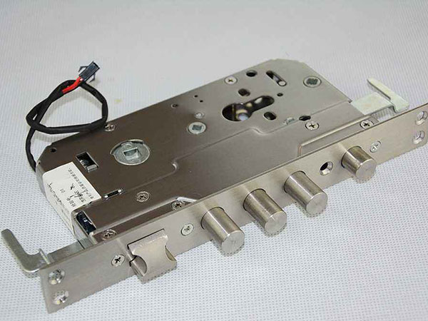 小金24小时上门开锁公司